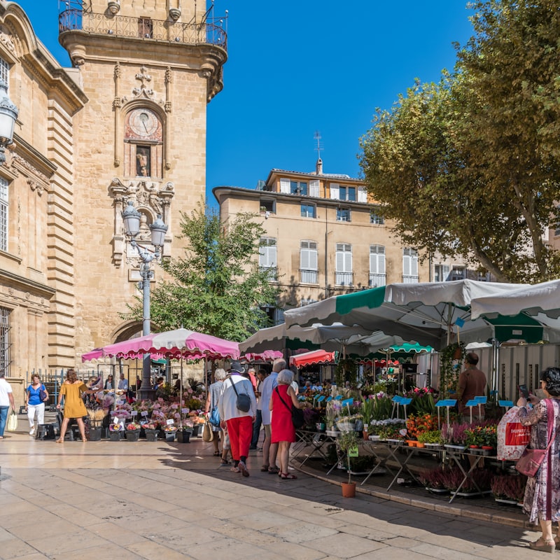 Promenade sur le Cours Mirabeau &agrave; Aix-en-Provence