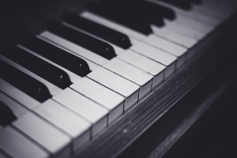 black and white piano keys