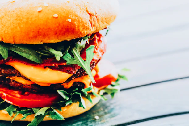 burger with lettuce and tomato