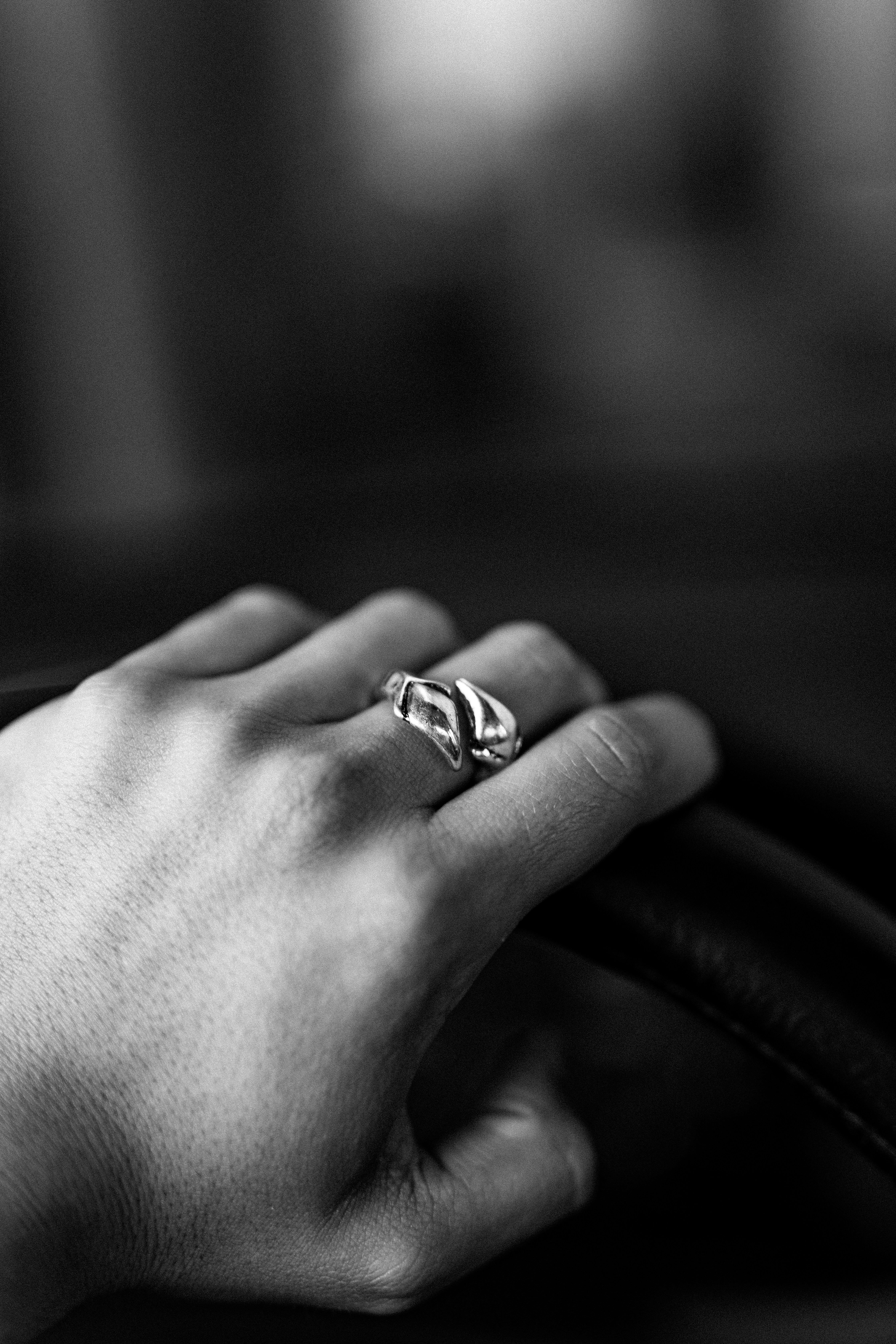 Hand Ring Pictures Download Free Images On Unsplash