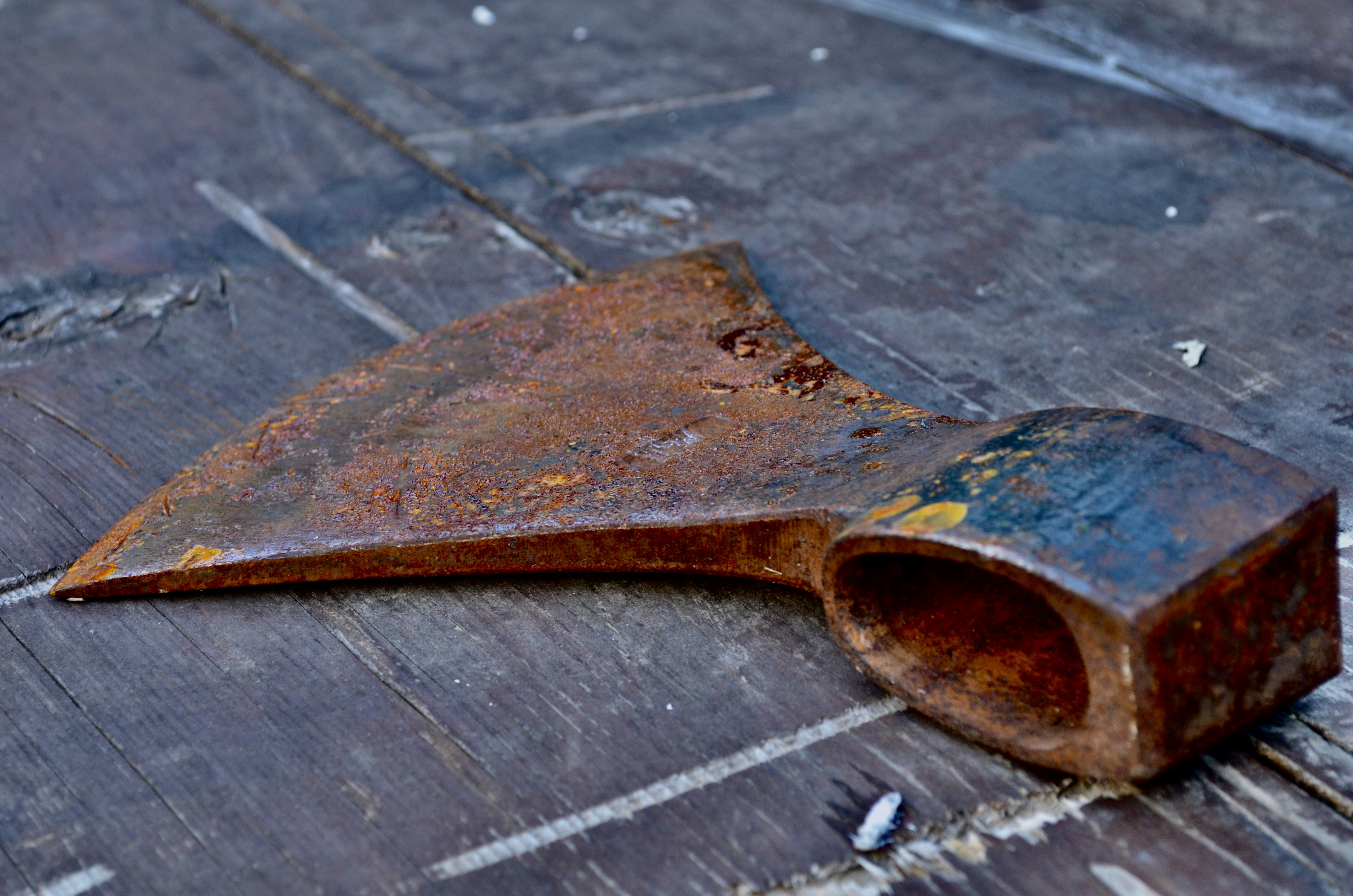 wood-handled spade head