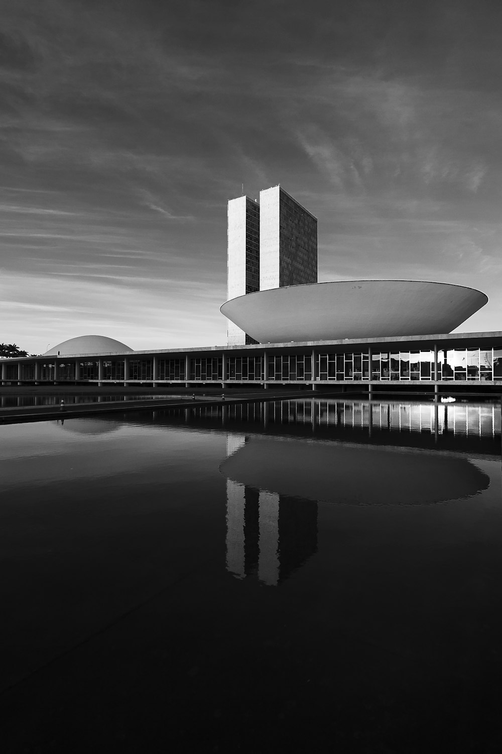 a black and white photo of a building