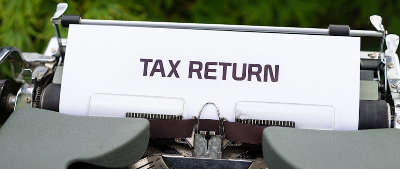 paper with word tax return showing turbotac refund tracking