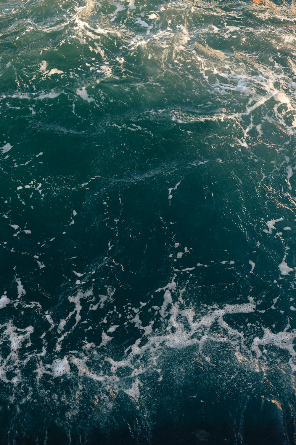 water waves in close up photography