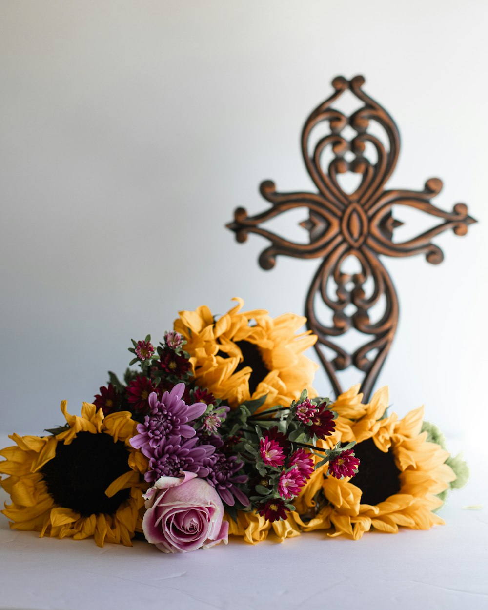 yellow and pink roses bouquet