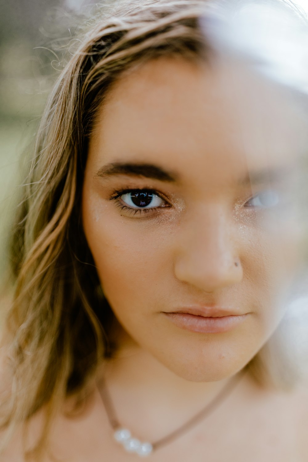 woman with brown hair and brown eyes