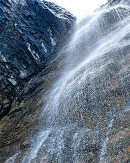 A close-up of the powerful water cascading over the cliffs.
