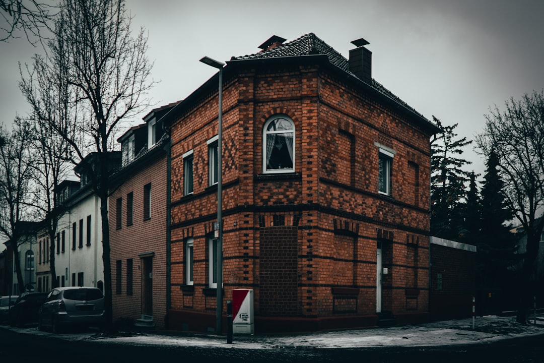 brown and white concrete building