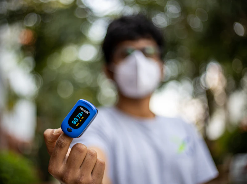 Zacurate Pro Series 500DL Fingertip Pulse Oximeter with Silicone Cover