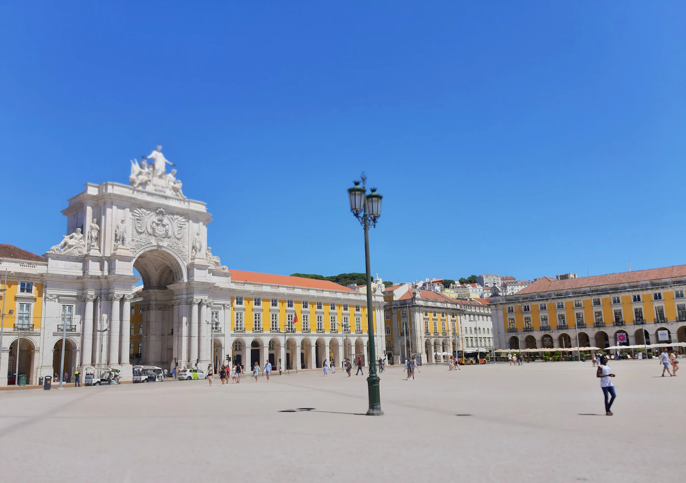 Praça do Comércio em Lisboa, onde termina o processo de transcrição de nascimento de Goa
