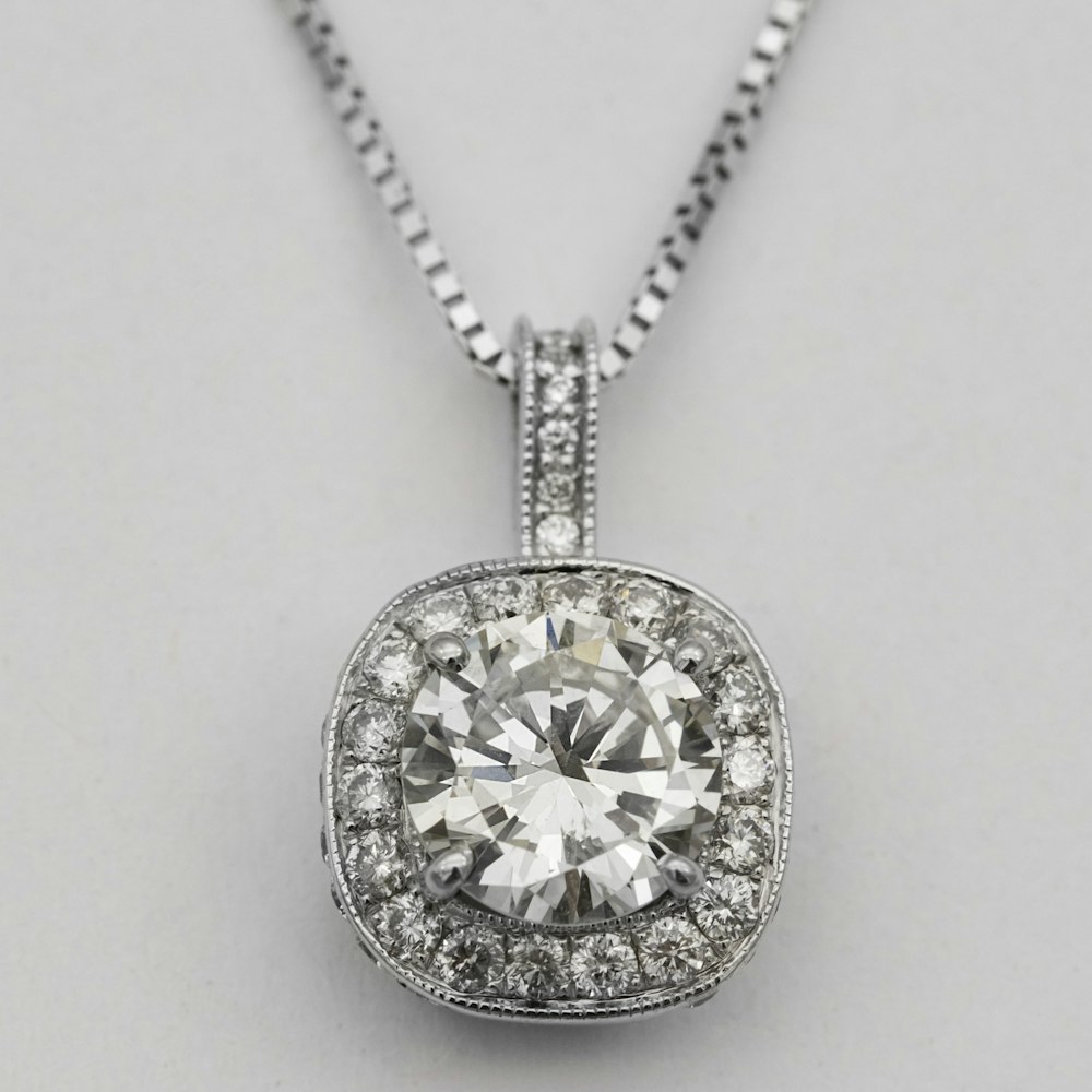 silver diamond studded heart pendant necklace