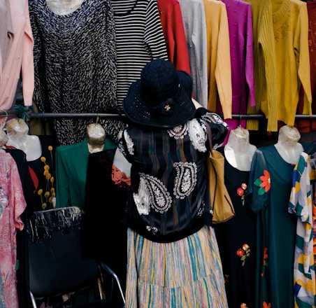 womens black and white traditional dress