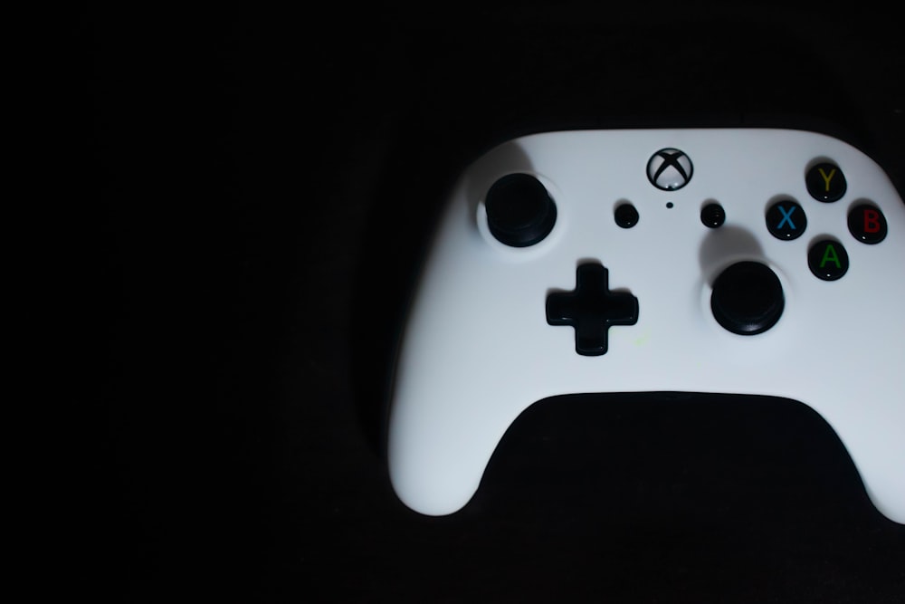 white xbox one game controller