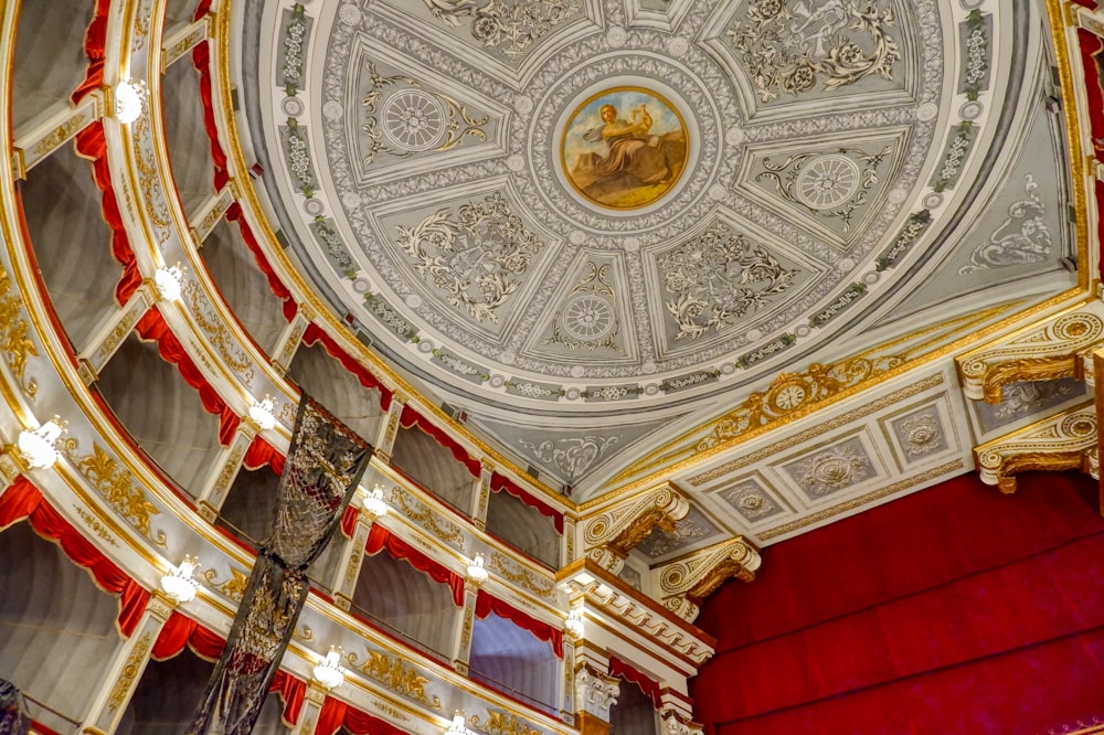 gold and red ceiling with white and gold ceiling