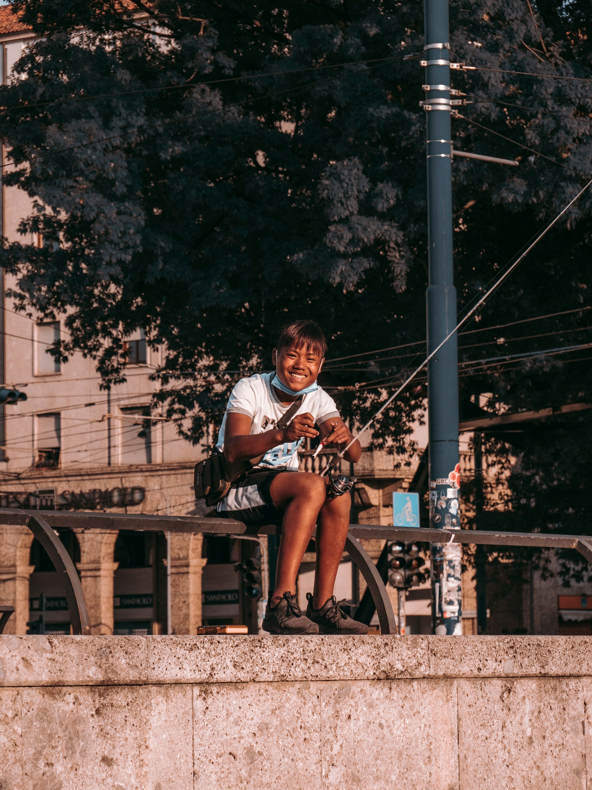 gray computer monitor