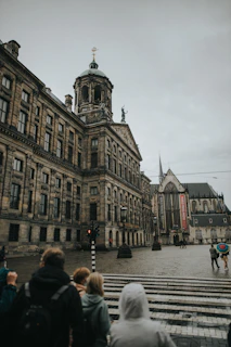 Dettaglio architettonico Palazzo Reale coga banderuola simbolismo marittimo Amsterdam nave kogge