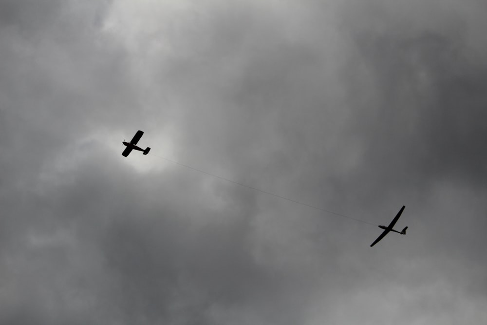 airplane in the sky during daytime