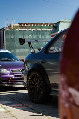 Exterior view of Gebze Citroen Servis with cars parked outside