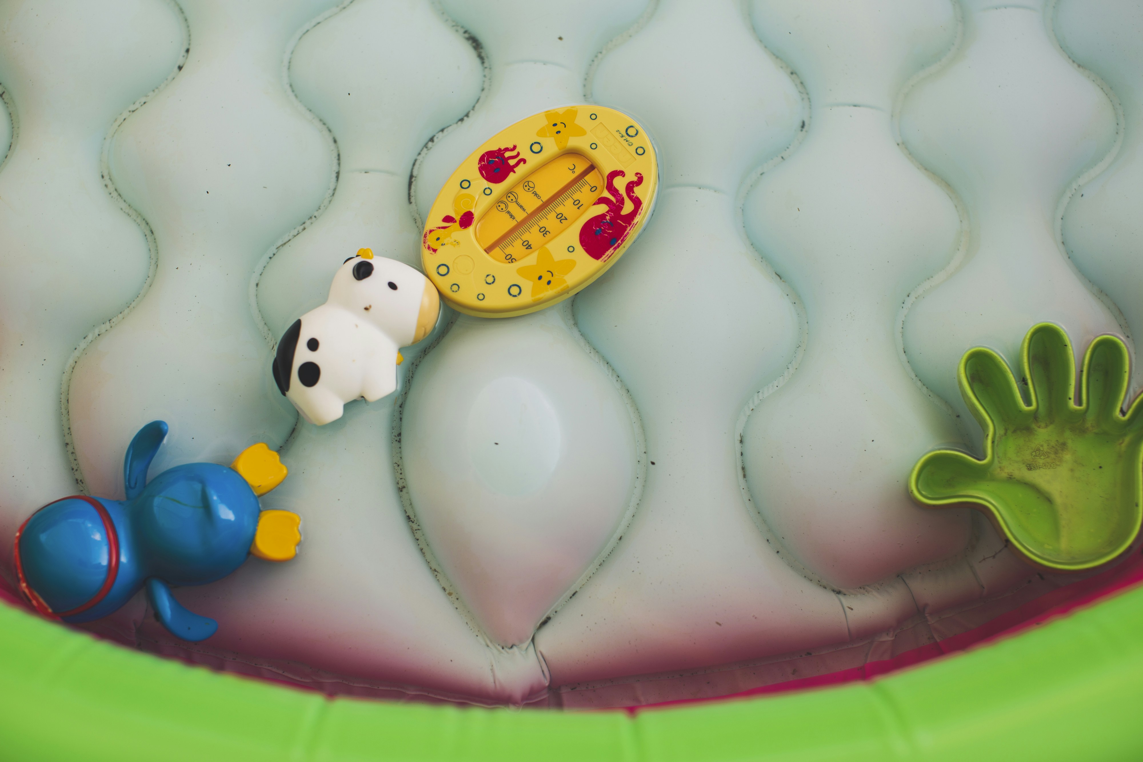 black and white bed linen