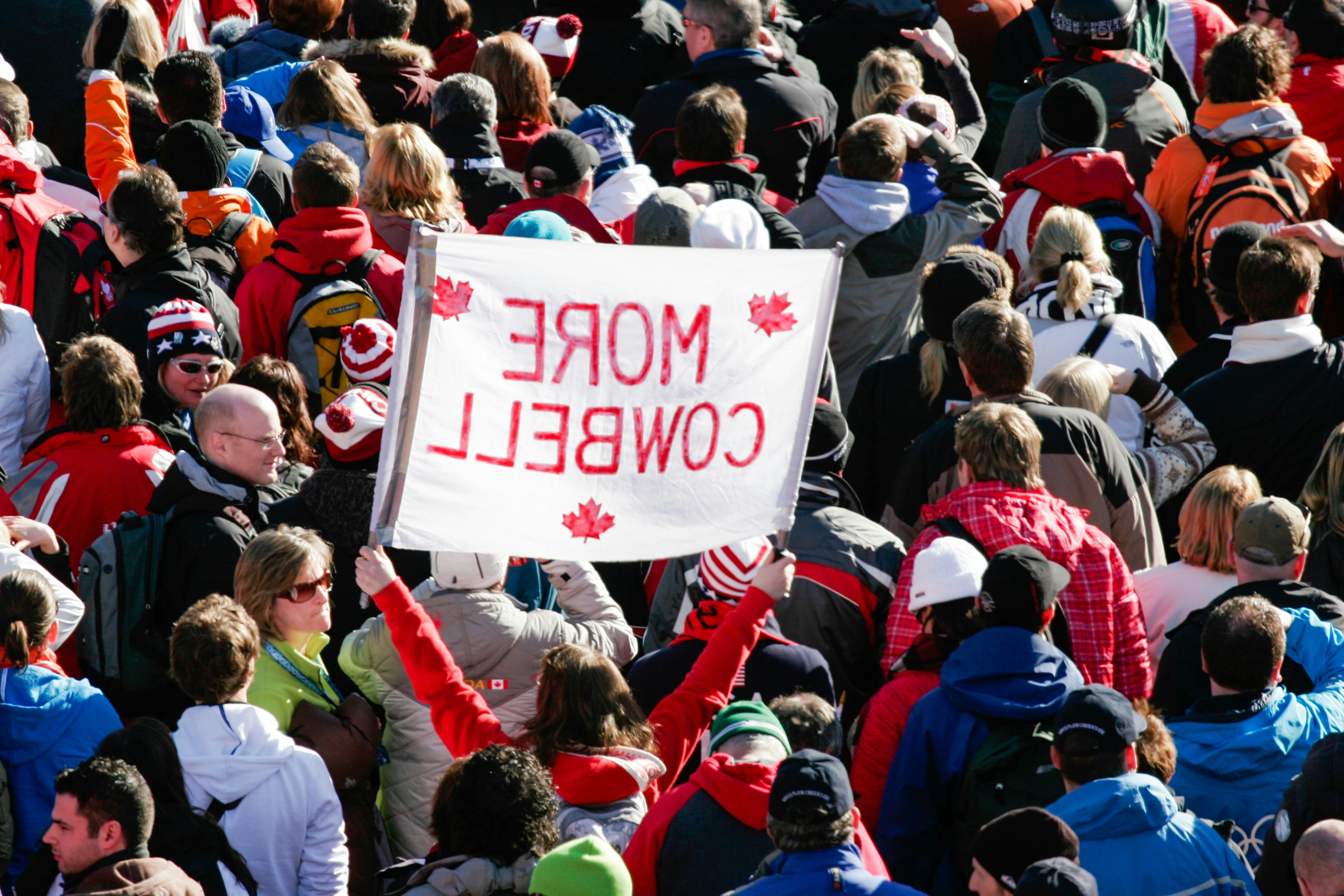  Paaltjes Met Koord Rood Huren - Partytentverhuur - In-liner.be  thumbnail