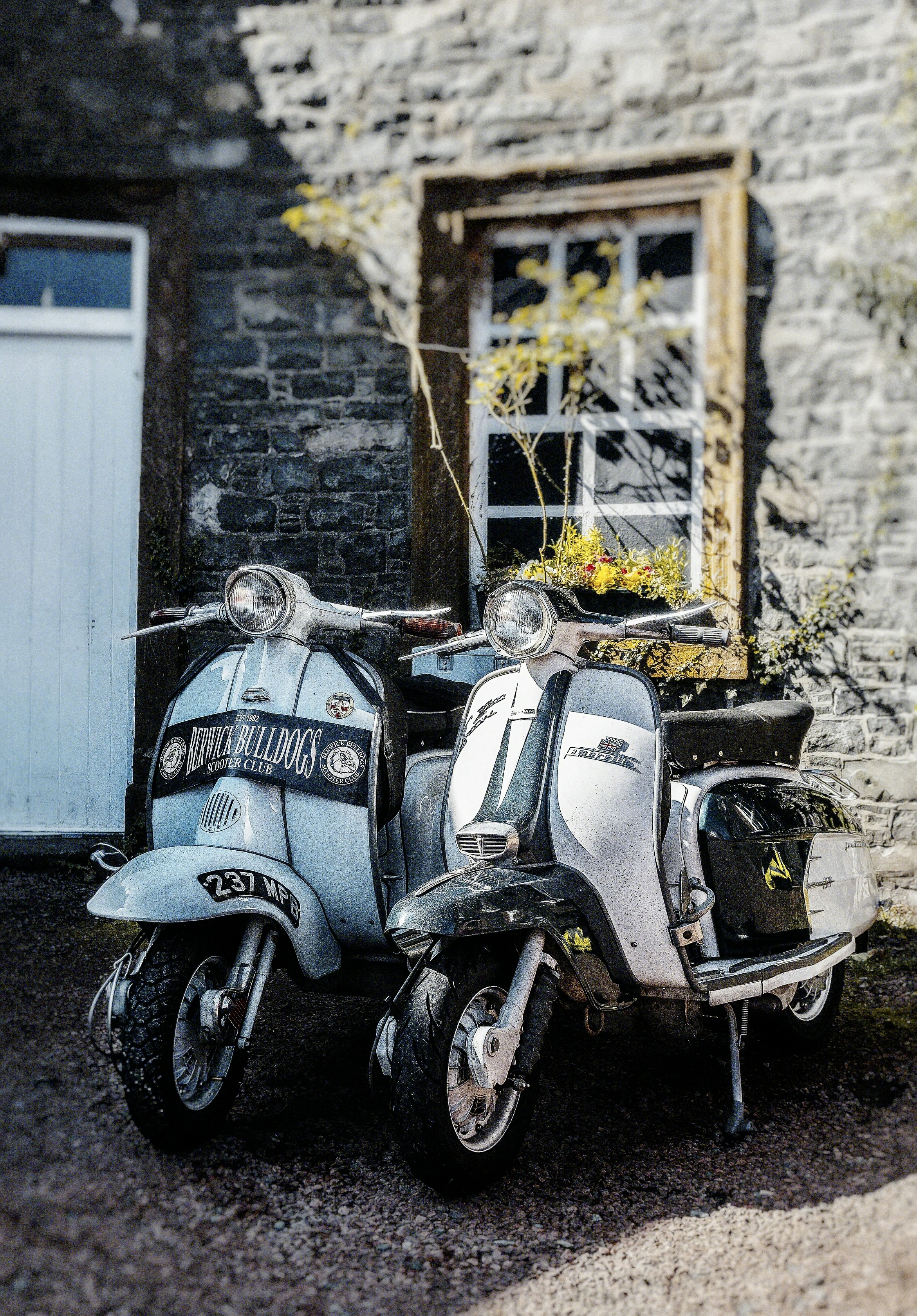 Pièces et accessoires motos scooters