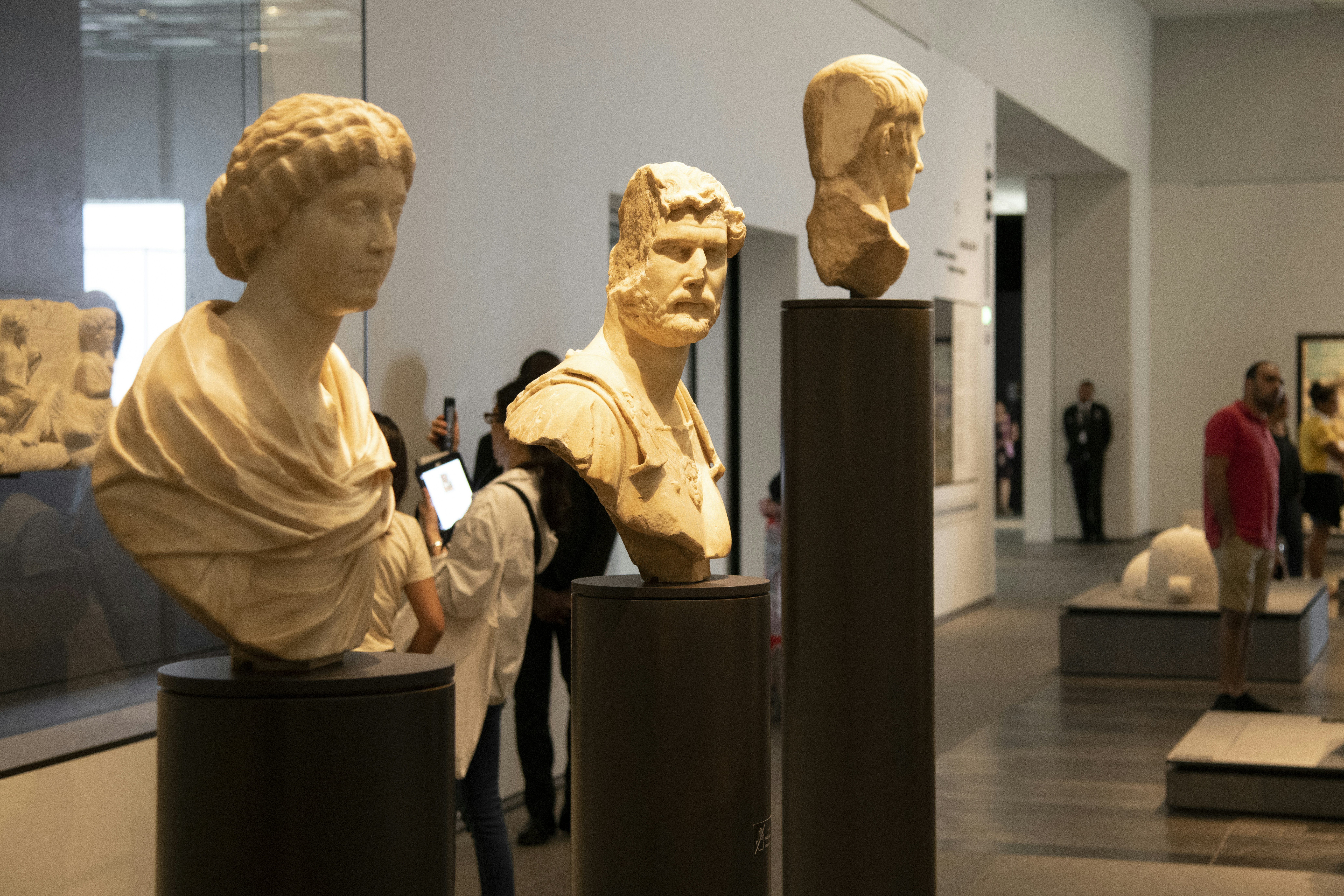 The Louvre Museum: History Of 800 Years