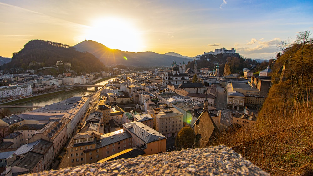 Veduta aerea degli edifici della città durante il giorno