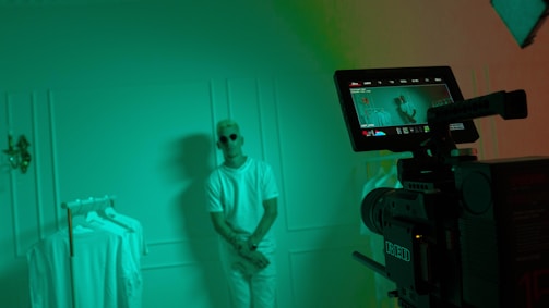 Stylish behind-the-scenes shot of the 0-filtro fashion interview setup.