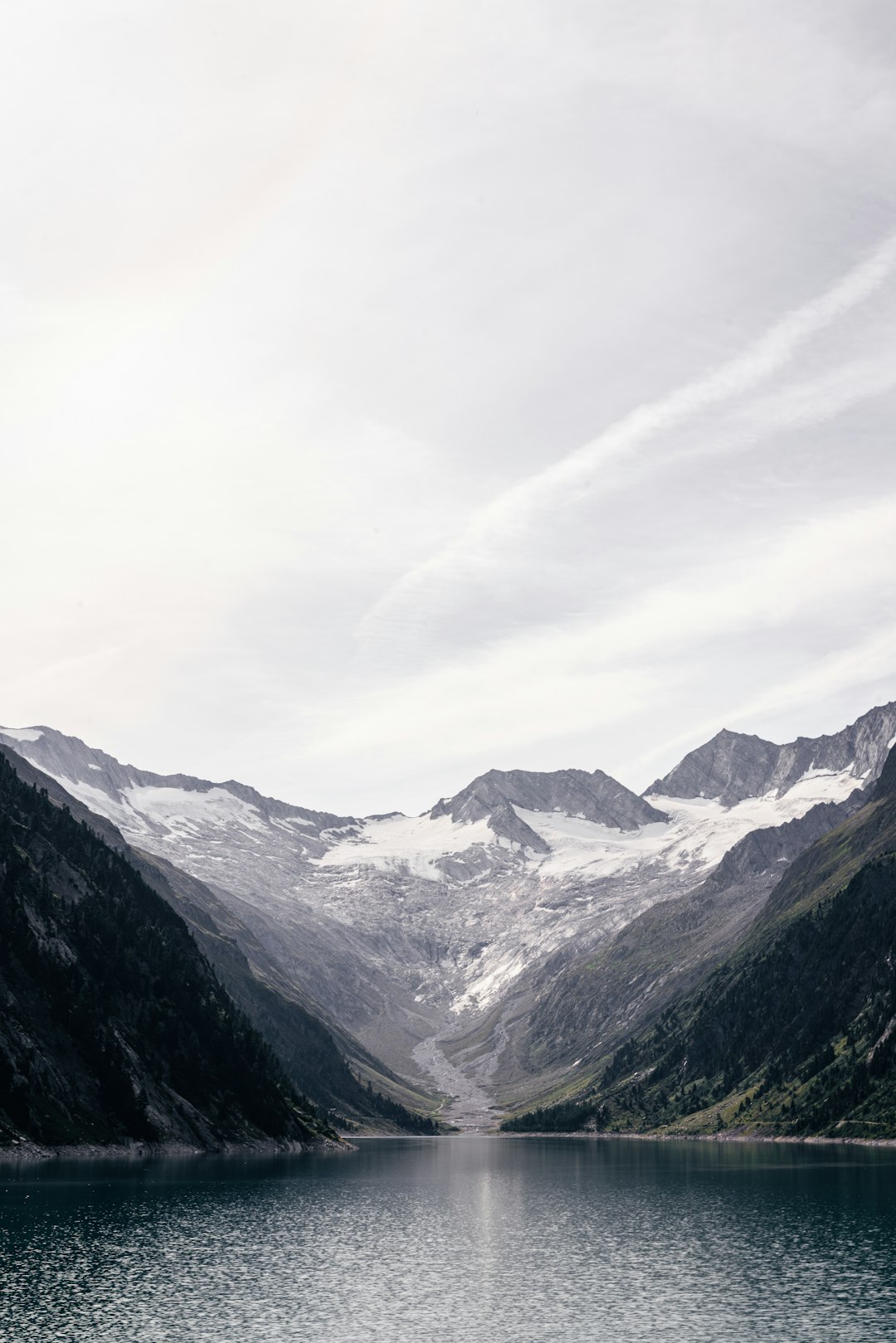 photo of Wasserkraftwerke im Zillertal Highland near Obernberger See