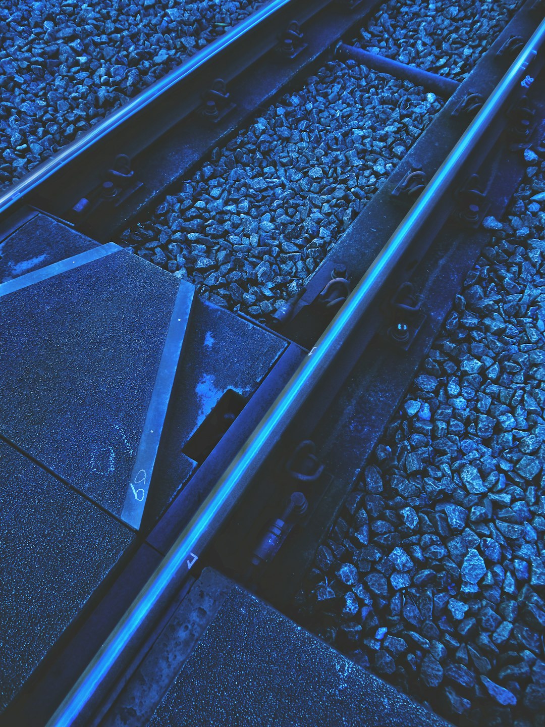 black and gray train tracks