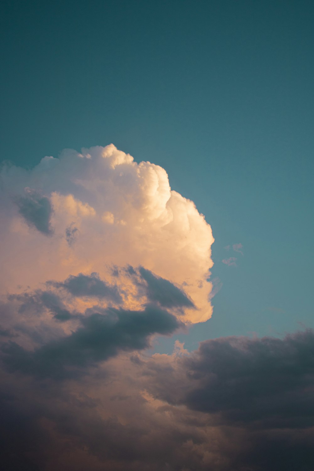 white clouds and blue sky during daytime