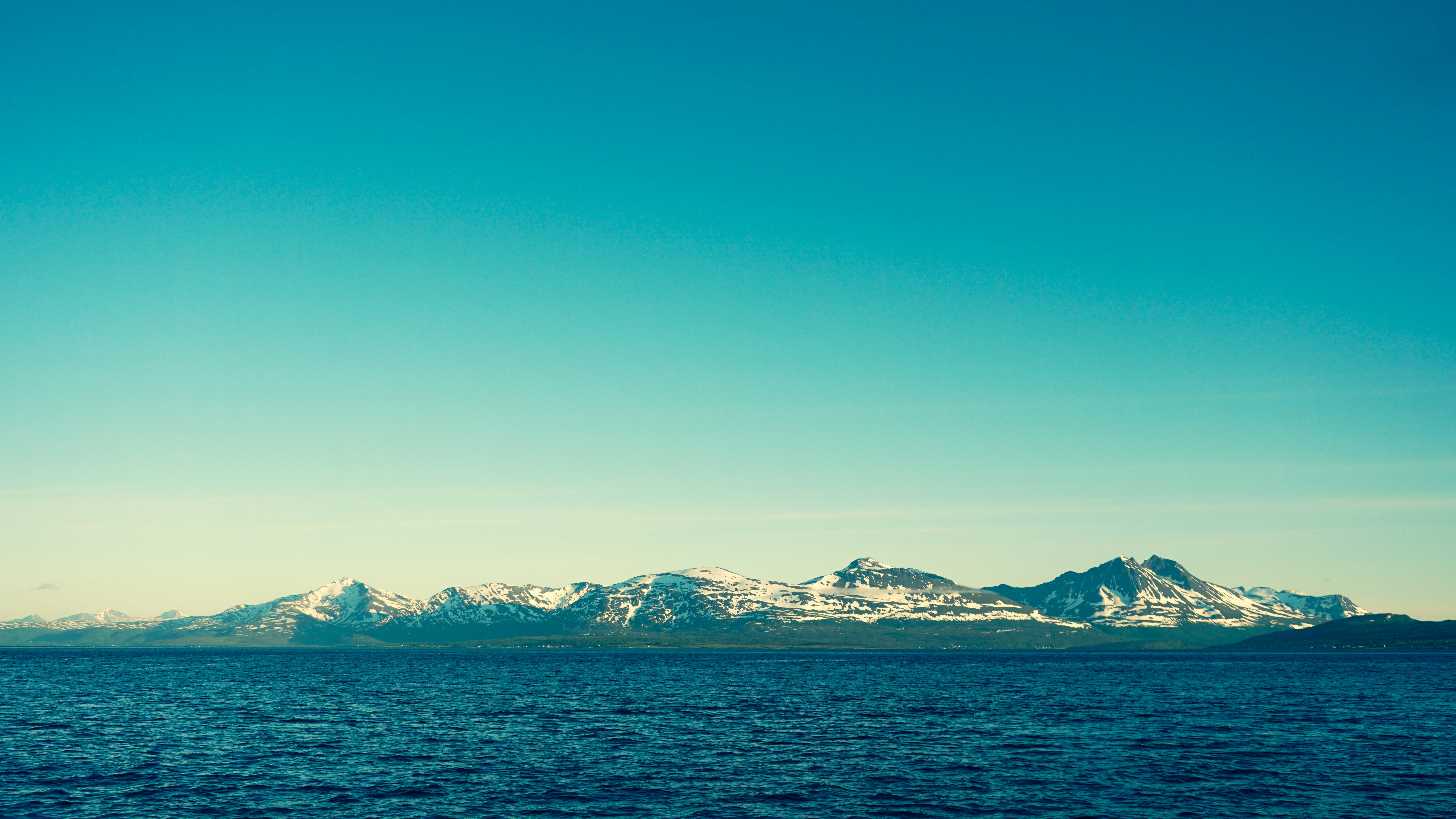 Photo by anantiscrawling