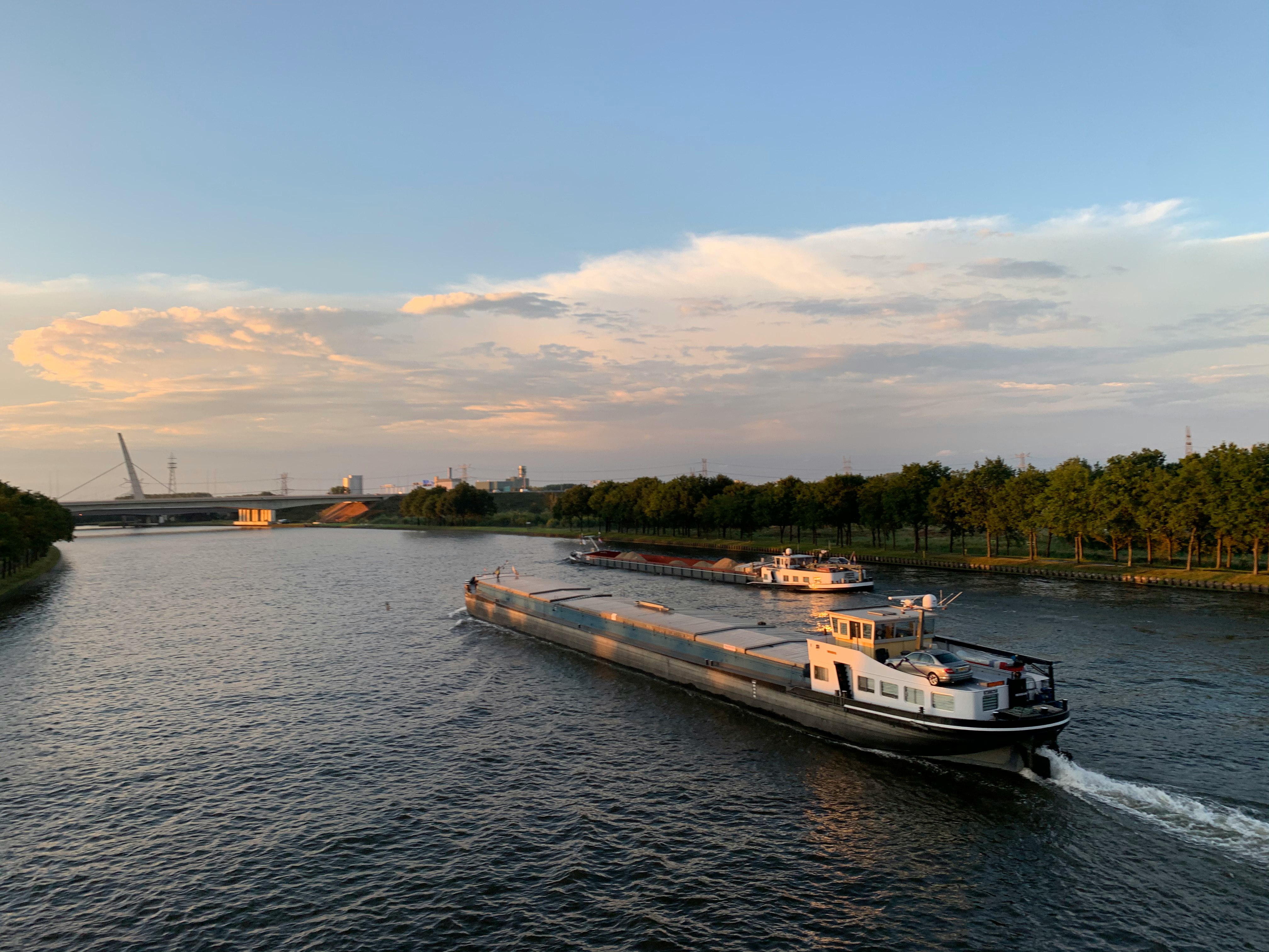 Sunset over the Amsterdam Rijn Kanaal