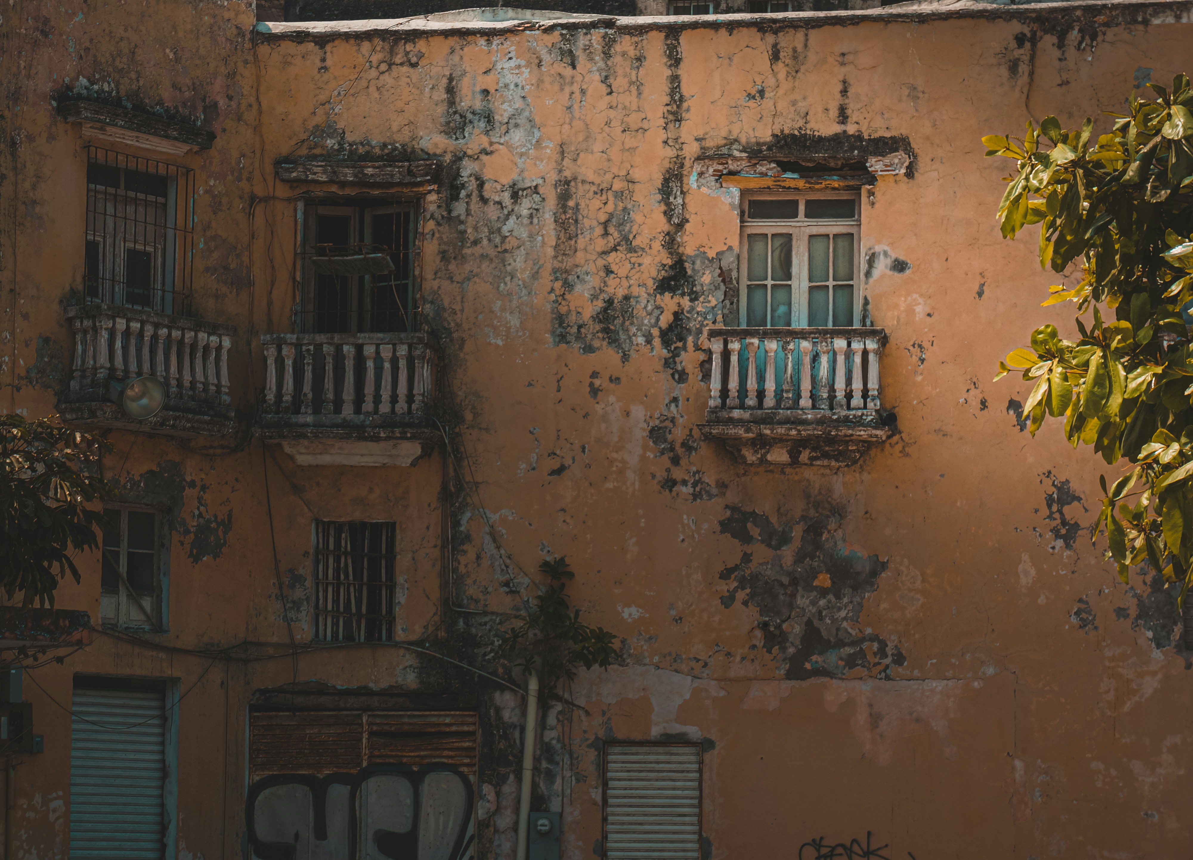 brown concrete building during daytime