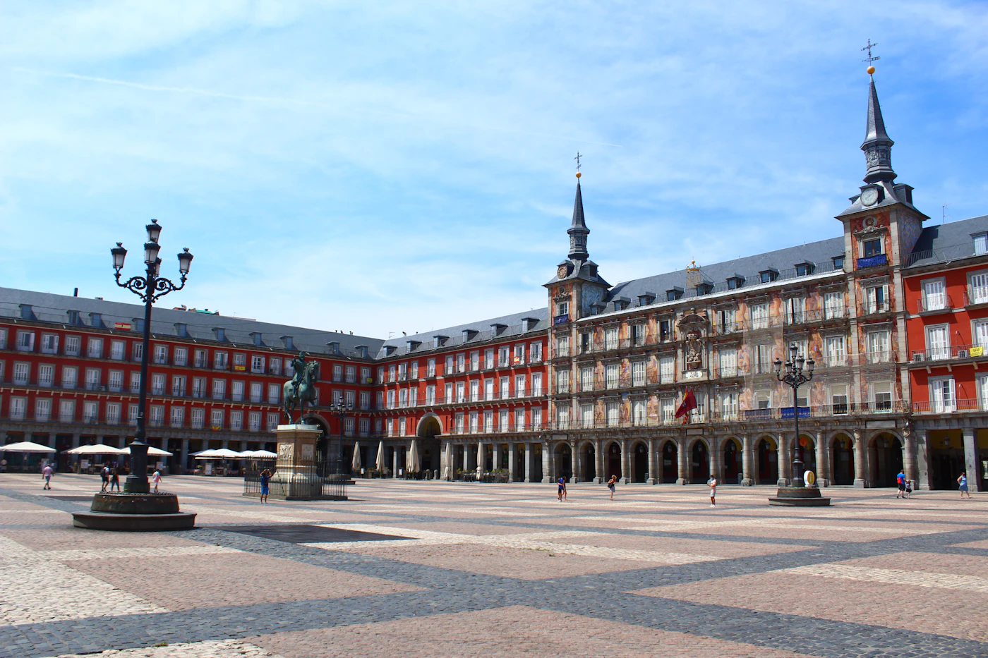Plaza de España in Seville under a blue sky