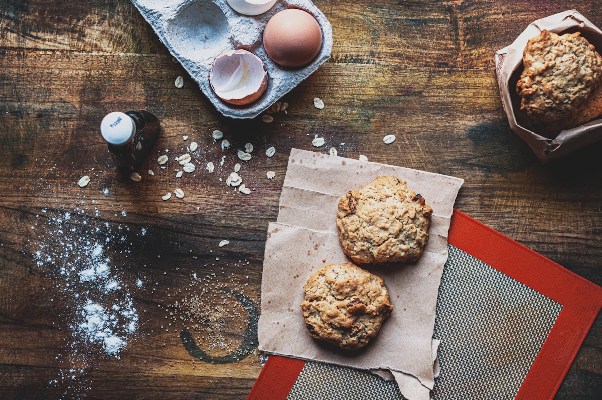 Should You Use Silicone Mats or Parchment Paper for Macarons?