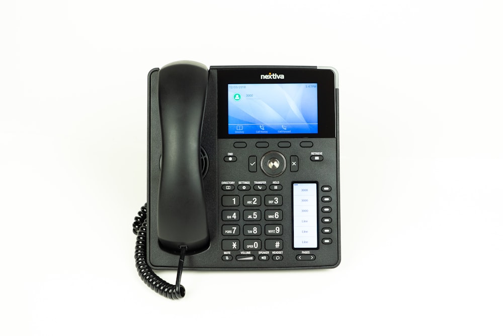 telefone de mesa ip preto e cinza