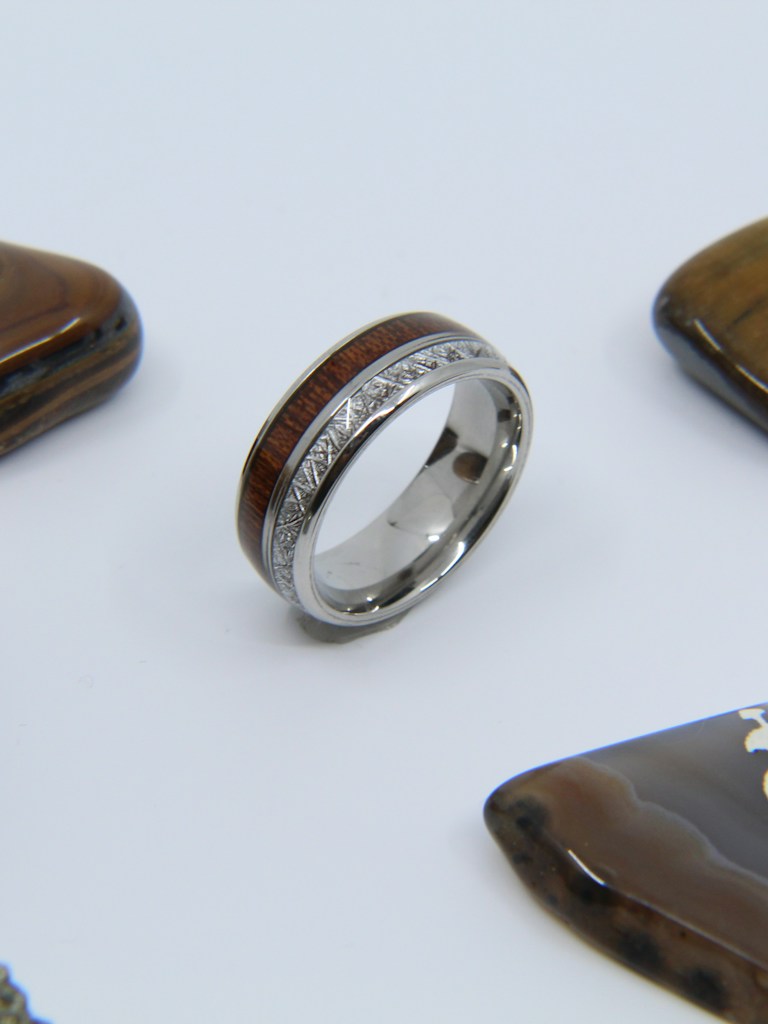 Shell Statement Ring