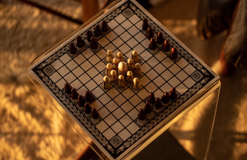jeu de société d’échecs noir et blanc
