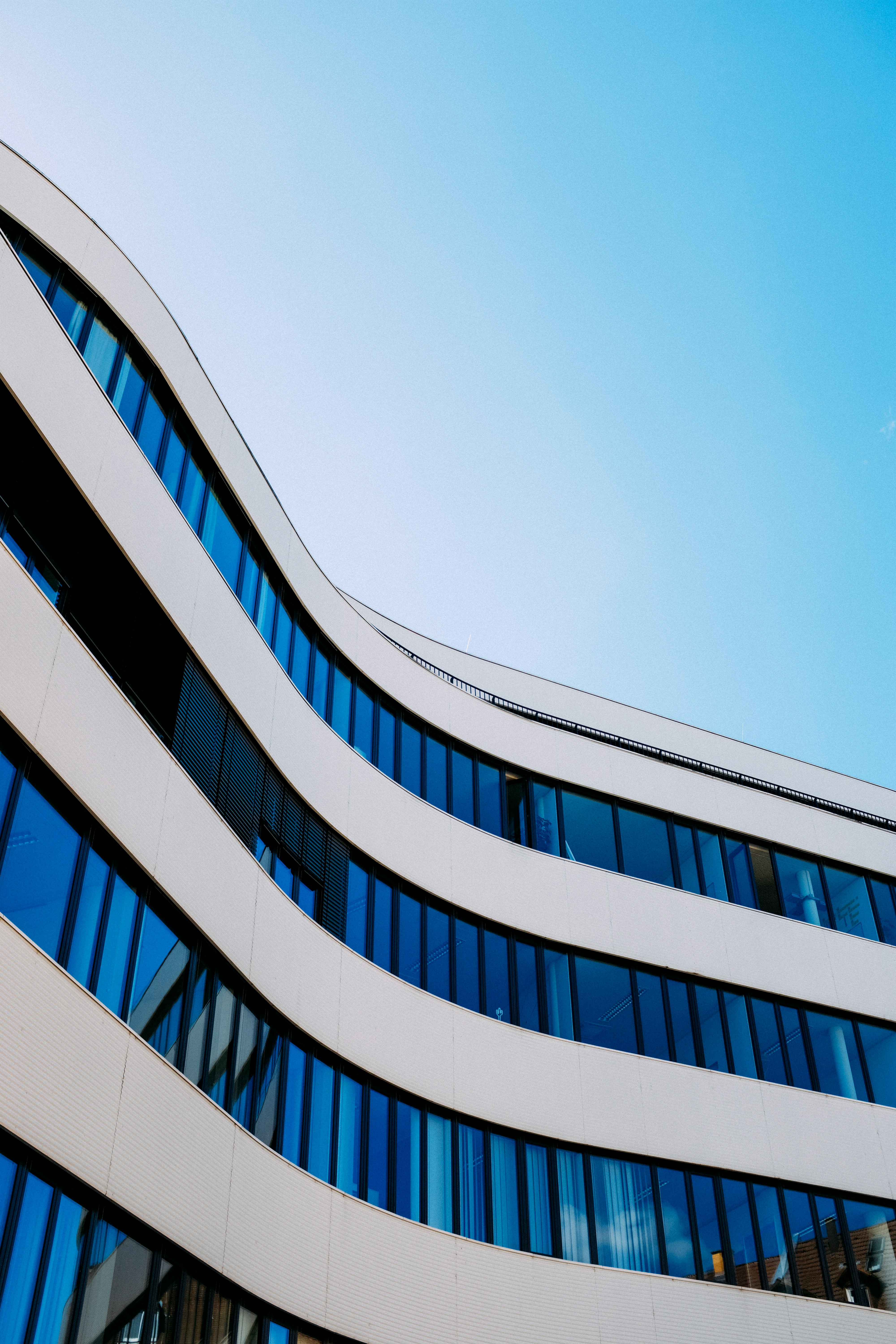 Photo by adrienolichon