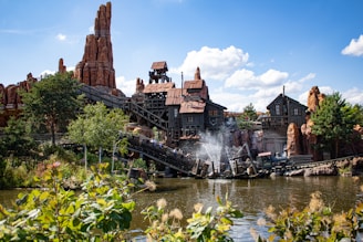 attraction disneyland train de la mine