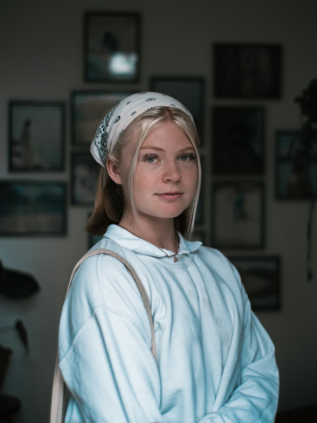 woman in white shirt wearing white head band