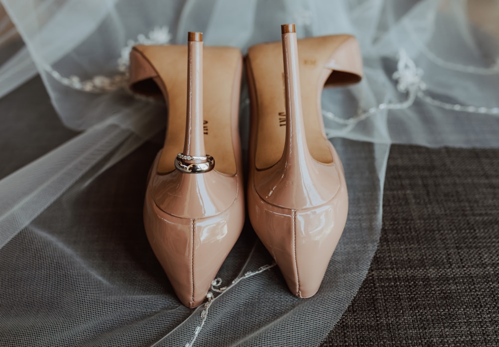 brown leather peep toe heeled shoes