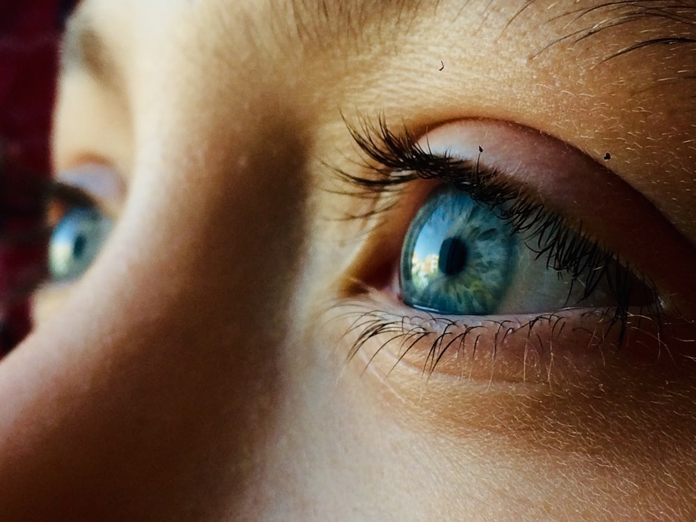 Personas ojos azules y ojos azules