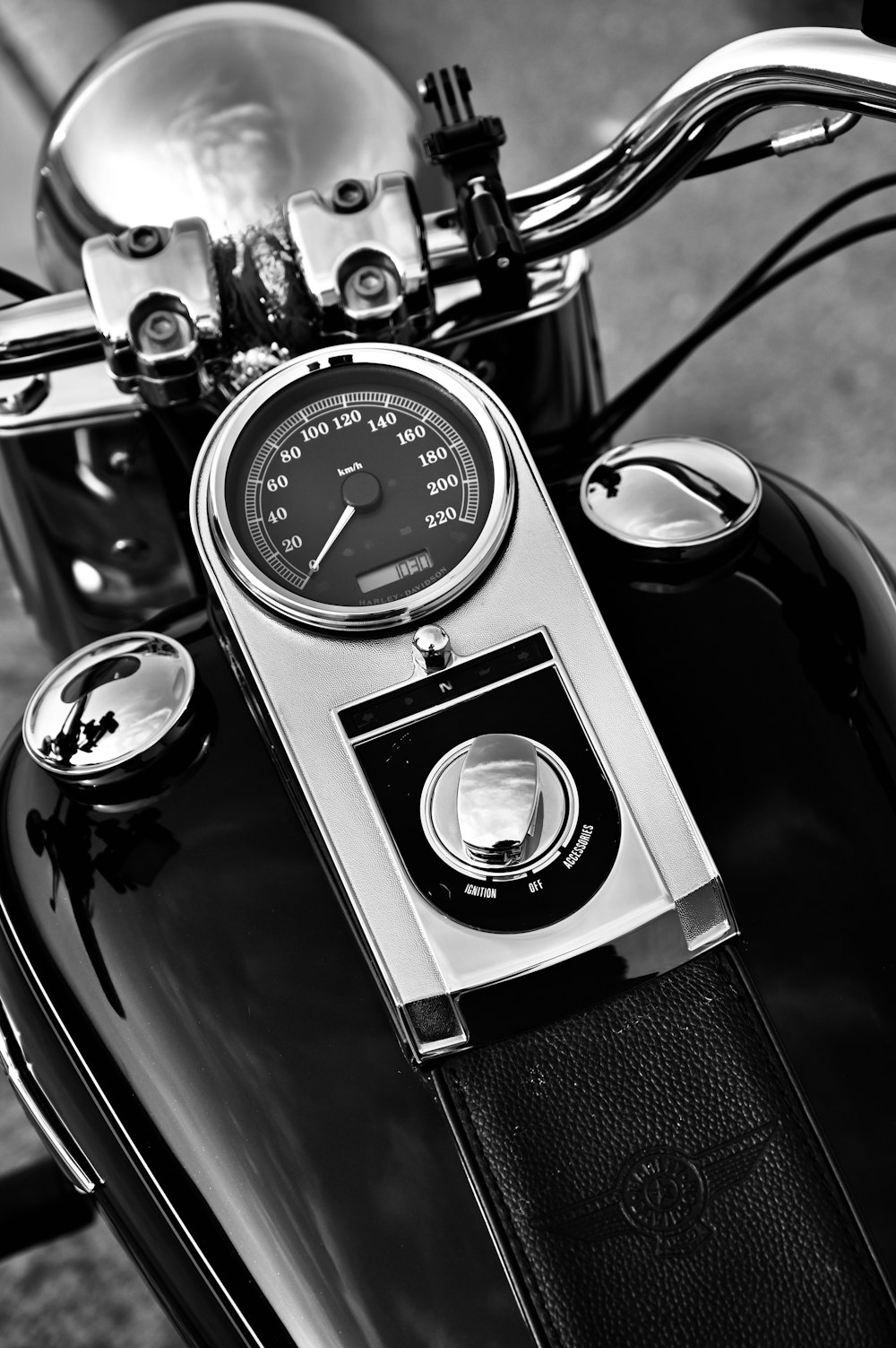 black and white analog gauge