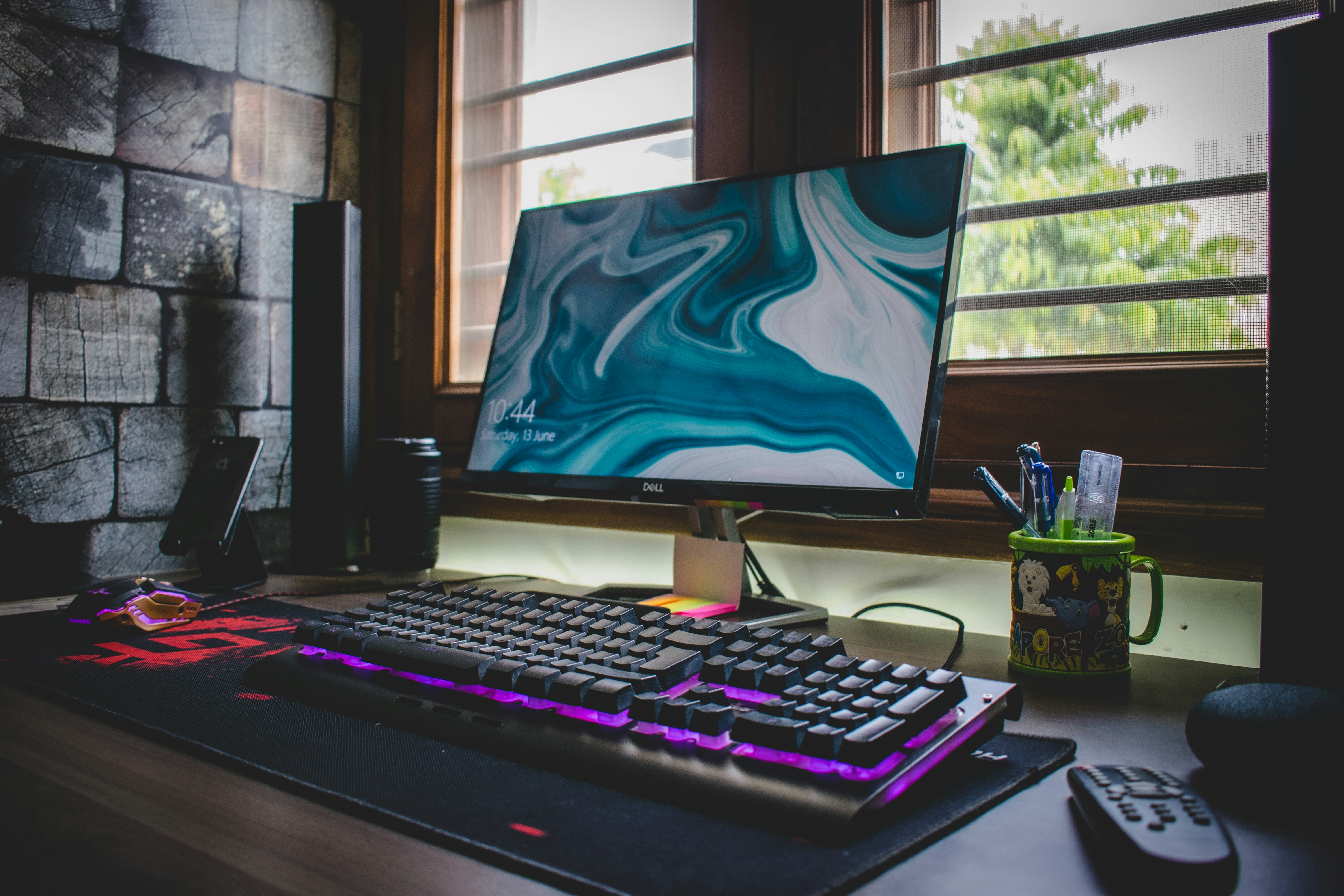 black flat screen computer monitor