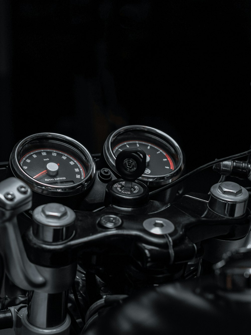 black and silver motorcycle speedometer