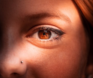 close up photo of womans eye