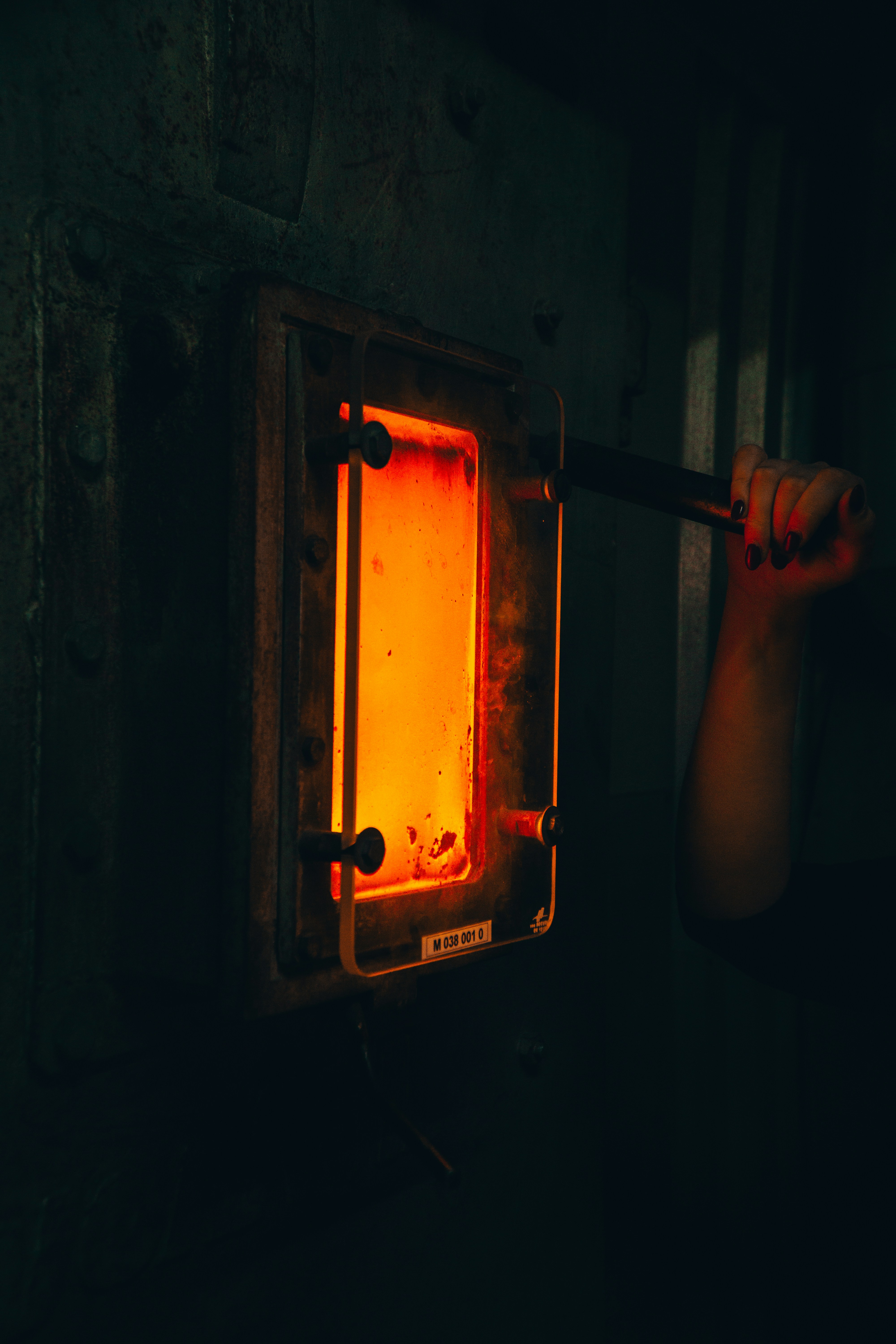 photo-1599159877389-a07f25b6ed20?ixid=M3wxMjA3fDB8MXxzZWFyY2h8MTZ8fGZ1cm5hY2UlMjByZXBhaXJ8ZW58MHx8fHwxNzY3OTQ5NDMyfDA\u0026ixlib=rb-4.1.0