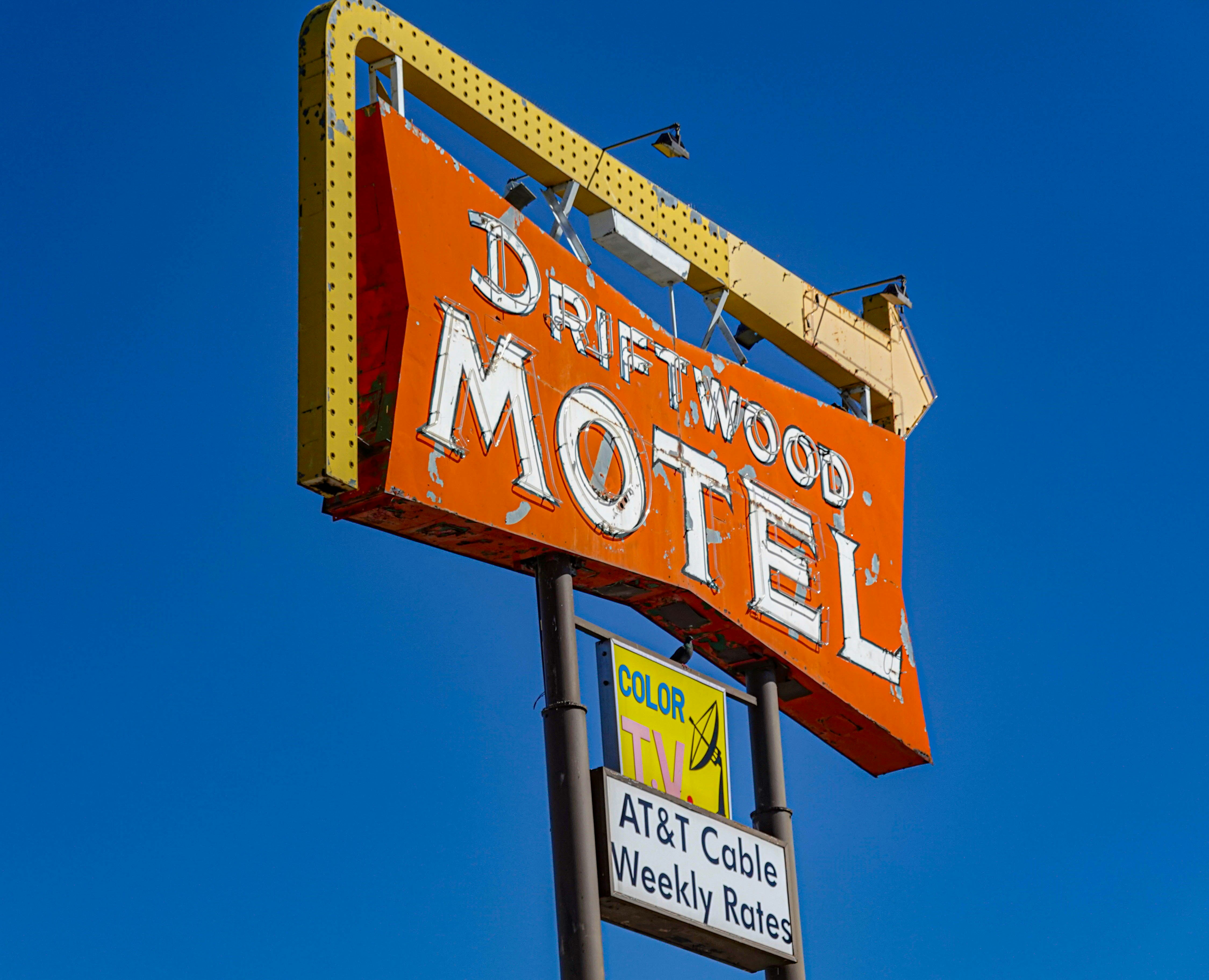 Infographic showing key factors to consider when choosing housekeeping services in Denver CO - housekeeping services in